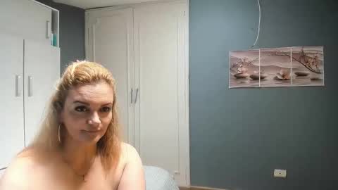 taniabonnet  online show from April 11, 2:54 pm