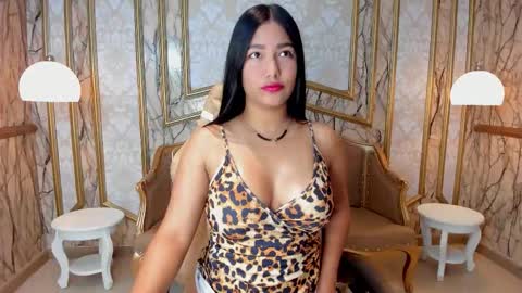 Snapshot of tanisha_greyy chatting on November 7, 12:27 pm Tanisha ONLINE GTM -5 7001400 online show from November 7, 12:27 pm