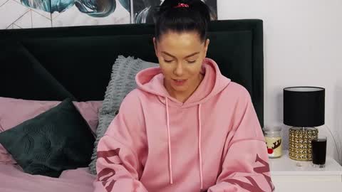 Snapshot of taniyagrey chatting on December 4, 10:35 am tanyaGrey online show from December 4, 10:35 am