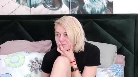 Snapshot of taniyagrey chatting on February 3, 7:46 am tanyaGrey online show from February 3, 7:46 am