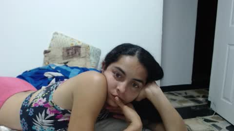 Snapshot of tantricroots chatting on December 13, 11:54 pm Angeline Follow online show from December 13, 11:54 pm