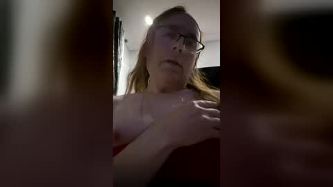 Snapshot of tanya853046 chatting on August 6, 9:28 pm tanya853046 online show from August 6, 9:28 pm