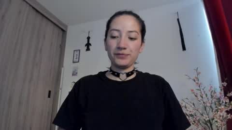 Snapshot of tanya_worldbondage chatting on December 14, 7:46 pm tanya online show from December 14, 7:46 pm