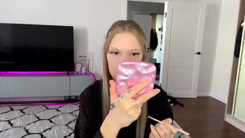 Snapshot of tanyaquartaro chatting on February 10, 11:03 am Alisa online show from February 10, 11:03 am