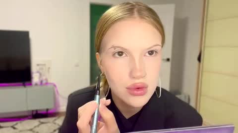 Snapshot of tanyaquartaro chatting on February 27, 5:13 pm Alisa online show from February 27, 5:13 pm