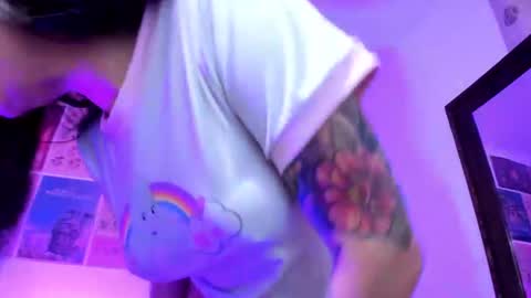    online show from January 3, 2:19 pm