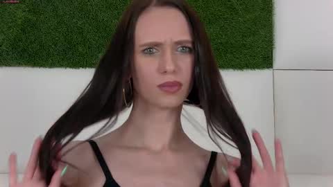taraharriss online show from May 19, 12:44 pm