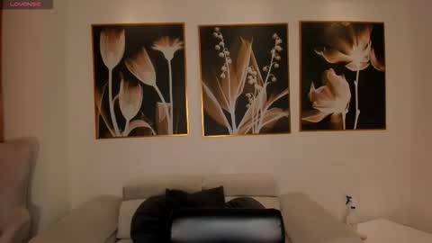 Tara Lawrence online show from February 5, 3:22 am