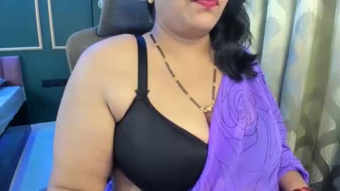 Snapshot of tarivishu23 chatting on April 23, 12:29 pm tarivishu23 online show from April 23, 12:29 pm