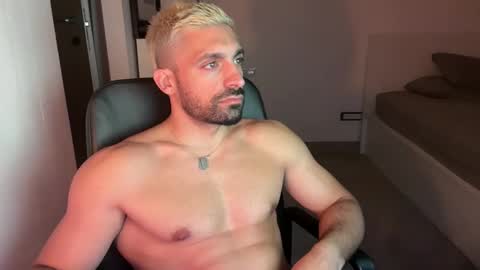 tarquit8 online show from September 10, 5:46 pm