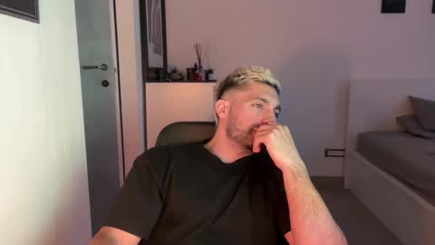 tarquit8 online show from October 5, 4:38 pm