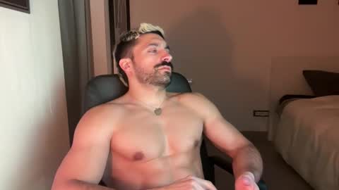 tarquit8 online show from November 23, 1:38 am