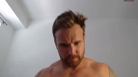 Snapshot of tarzan_thejungleboy chatting on November 4, 12:26 pm Tarzan online show from November 4, 12:26 pm