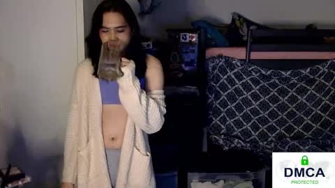 Snapshot of tashakai chatting on February 3, 8:35 pm TashaKai online show from February 3, 8:35 pm