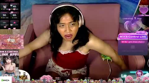 Snapshot of tashakai chatting on May 21, 1:18 pm TashaKai online show from May 21, 1:18 pm