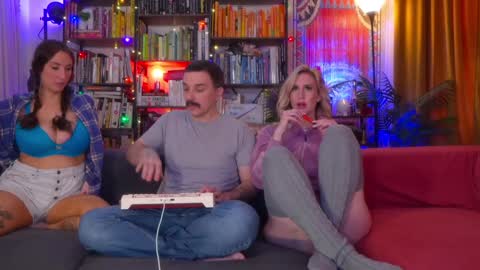 Snapshot of task_manager chatting on March 1, 4:31 pm Vivian Clark online show from March 1, 4:31 pm