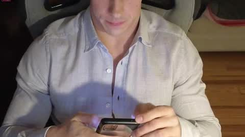 Carlenjoyswithoil online show from December 28, 7:01 pm