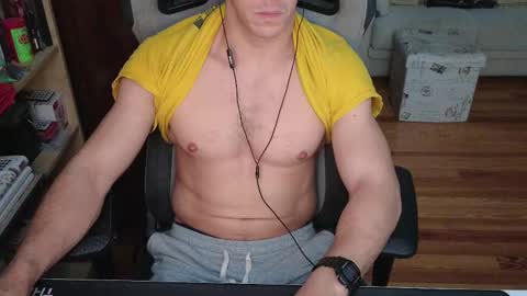 Carlenjoyswithoil online show from February 16, 3:38 pm