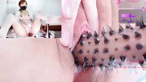 Snapshot of taste_my_strawberry chatting on June 22, 10:34 am Peachycream online show from June 22, 10:34 am