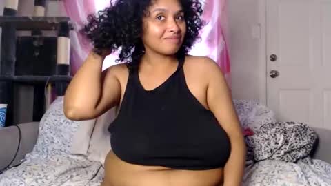 Snapshot of tasteekitty chatting on January 18, 10:13 pm Tastee Kitty online show from January 18, 10:13 pm