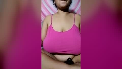 Snapshot of tasteekitty chatting on June 16, 8:17 am Tastee Kitty online show from June 16, 8:17 am