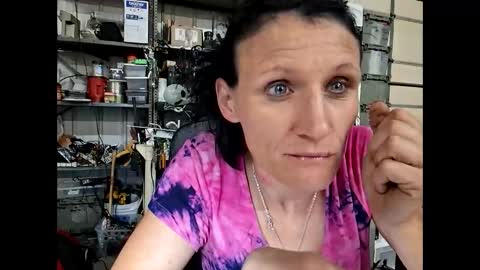 tastypeach6989 online show from May 6, 8:41 am