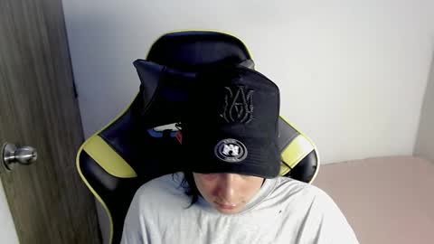 Snapshot of tatannn_ chatting on November 10, 6:40 pm T A T A N online show from November 10, 6:40 pm