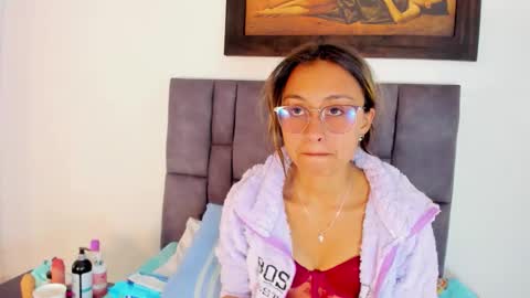 Snapshot of tatiana_valencia chatting on June 9, 3:12 pm Tati online show from June 9, 3:12 pm