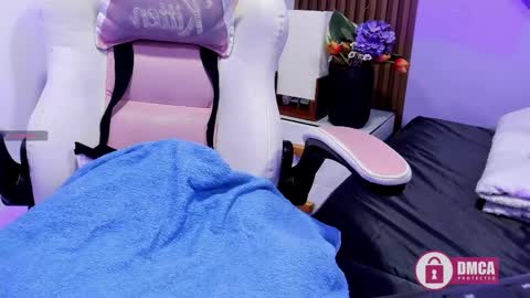 Snapshot of tatiana_vegha chatting on February 13, 12:34 pm i am tatiana online show from February 13, 12:34 pm