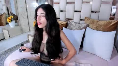 Snapshot of tatianacrow chatting on February 17, 11:40 am Tatiana online show from February 17, 11:40 am