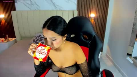 T A T I  online show from February 3, 7:19 pm