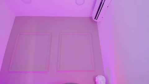 Snapshot of tatii_moon chatting on June 6, 5:45 am Tati online show from June 6, 5:45 am