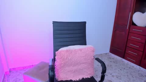 Snapshot of tatis_lopez_ chatting on March 7, 8:00 pm Tatiana Lopez online show from March 7, 8:00 pm