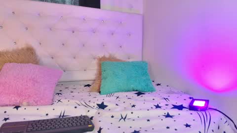 Snapshot of tatixxxvega chatting on May 25, 7:09 pm tatix online show from May 25, 7:09 pm
