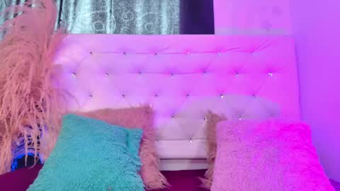 Snapshot of tatixxxvega chatting on June 8, 7:14 pm tatix online show from June 8, 7:14 pm
