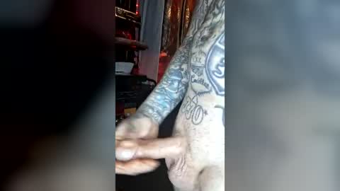 Snapshot of tatted_savage chatting on July 5, 7:59 am tatted_savage online show from July 5, 7:59 am
