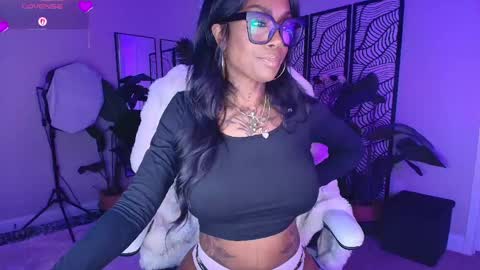 Snapshot of tatted_vixen chatting on May 26, 7:43 pm Tatted Queen online show from May 26, 7:43 pm