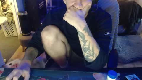 tattedhubs5 online show from October 23, 8:51 pm