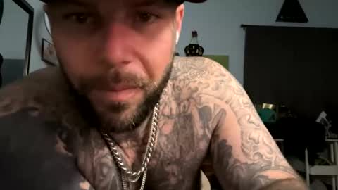 Snapshot of tattoo23inky chatting on April 7, 3:29 am inky online show from April 7, 3:29 am