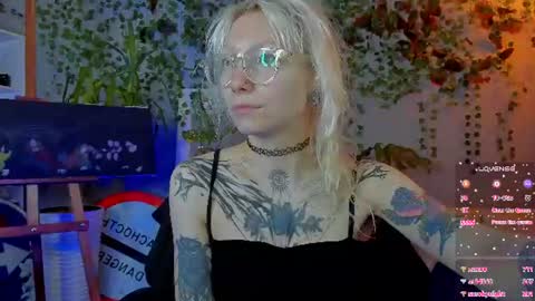 Snapshot of tattoo_artbaby chatting on June 29, 4:19 am tattoo_artbaby online show from June 29, 4:19 am