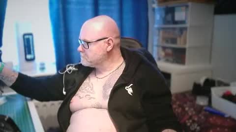 Tattooeddilf 01 online show from March 28, 6:18 pm