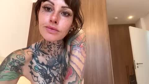 tattooedlucy_ online show from April 14, 5:57 am