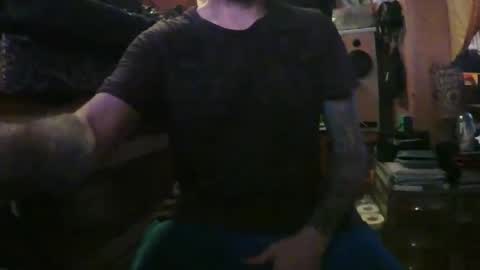 Snapshot of tattoogun chatting on December 26, 1:40 am TattooLust online show from December 26, 1:40 am