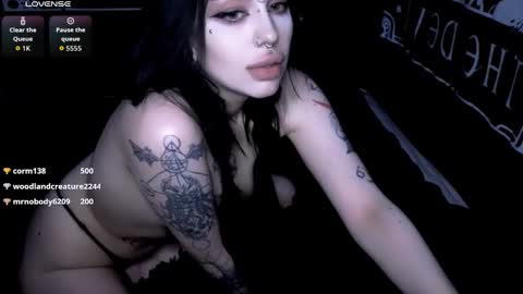 Snapshot of tattoorug chatting on March 8, 5:44 am tattoorug online show from March 8, 5:44 am