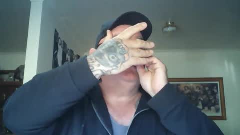 Snapshot of tattzsexy chatting on November 18, 10:25 pm tattzsexy online show from November 18, 10:25 pm