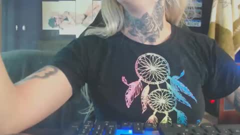 Snapshot of tatuada_safada chatting on September 10, 6:19 pm tatuada_safada online show from September 10, 6:19 pm