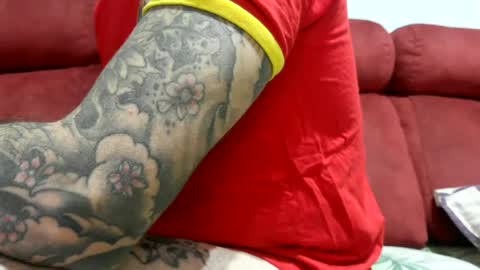 Snapshot of tatuadorhotxxx chatting on July 3, 12:06 am Tatuado20cm online show from July 3, 12:06 am