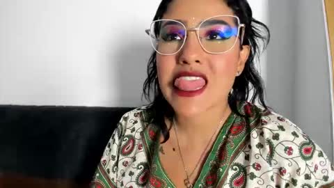 Tatiana Gomez online show from May 19, 3:35 am