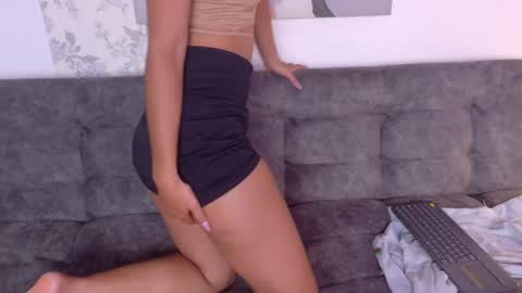 Taty Miller online show from April 2, 2:15 pm