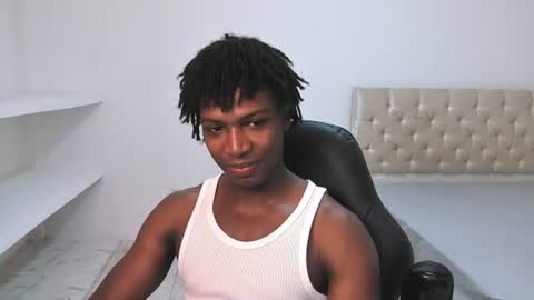 Snapshot of tau_montes chatting on July 14, 1:19 am tau_montes online show from July 14, 1:19 am